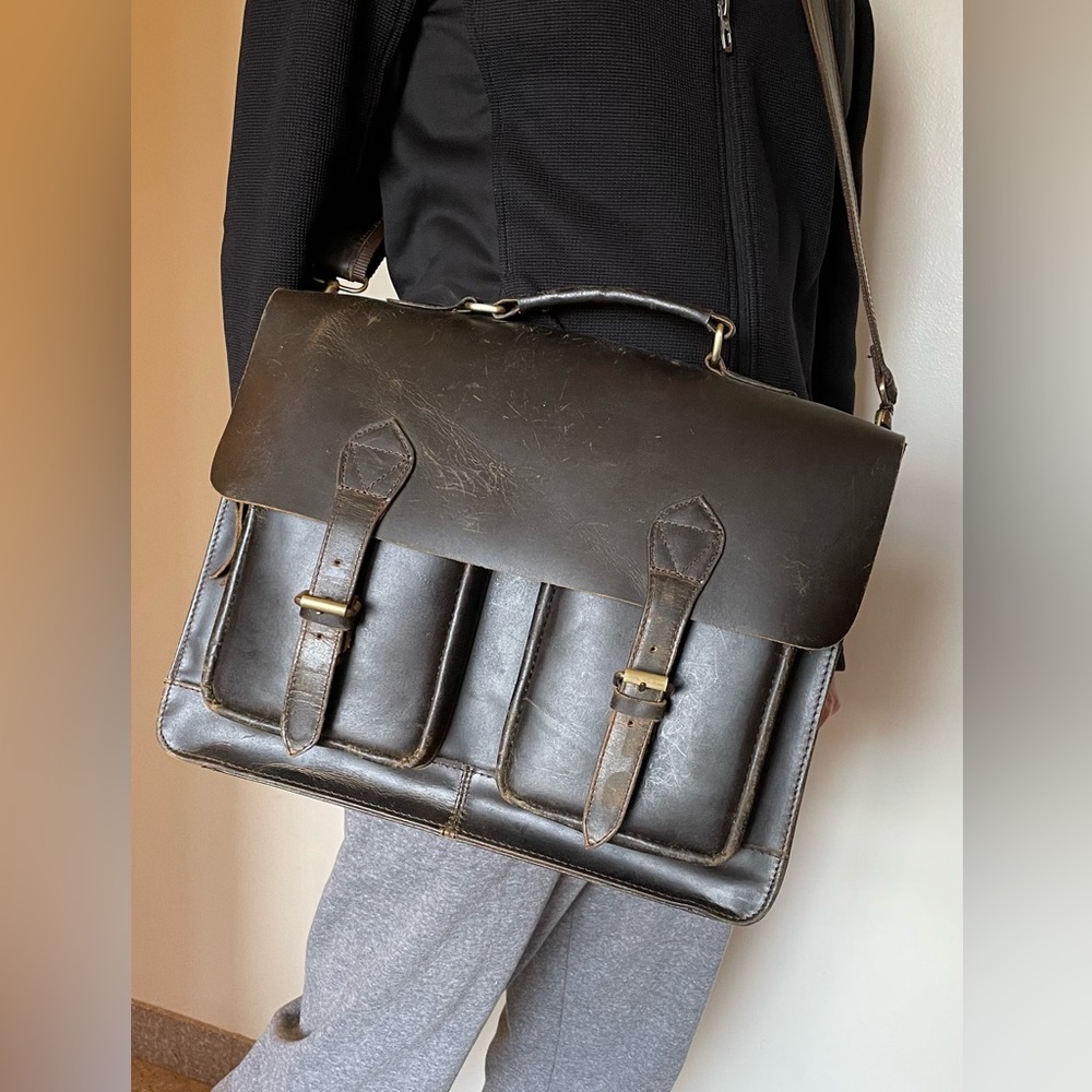 LIKE NEW! Distressed Leather Men's Laptop Messenger Briefcase Bag